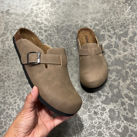 - Distressed Taupe Casual Faux Leather Footbed Easy Slide Clog size 10 - Picture 3 of 3